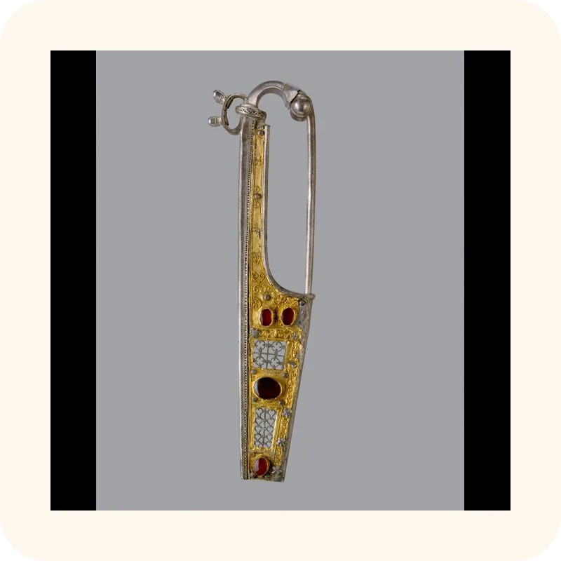 brooch